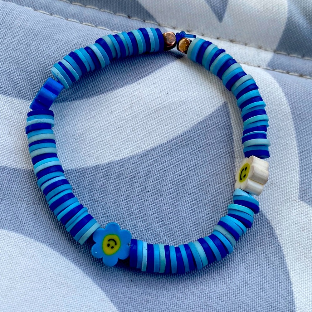 I am selling a bracelet that is used I’ve only had it for about a week .